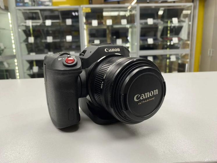Компактная цифровая кинокамера Canon XC15