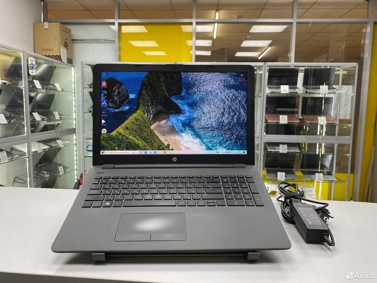Ноутбук HP Core i3-7020U 2.3Ghz/ SSD 128Gb