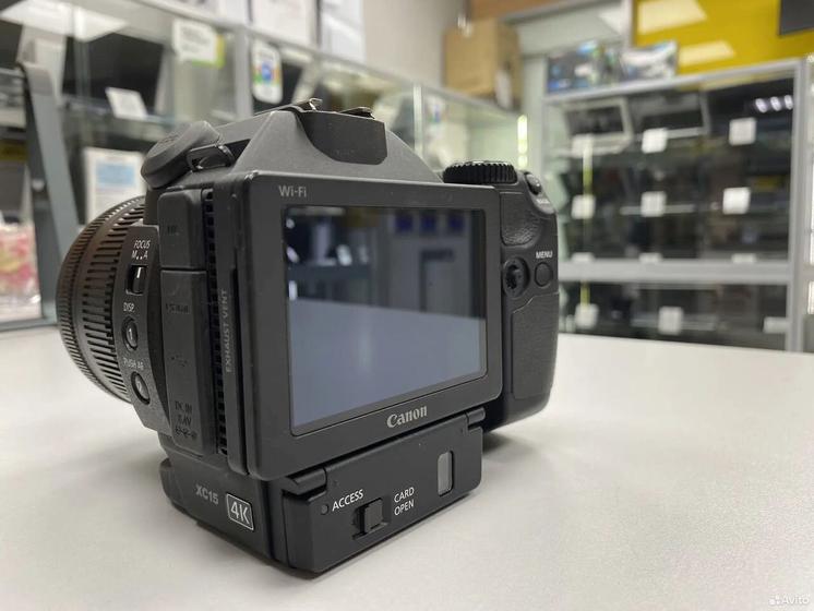 Компактная цифровая кинокамера Canon XC15